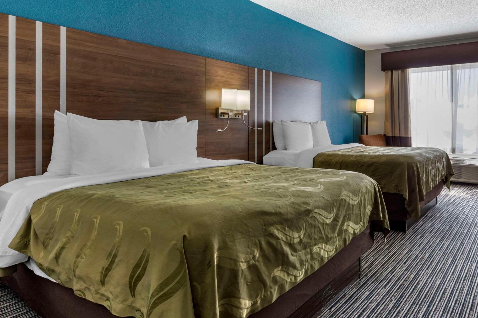 Quality Inn & Suites I-35 E-Walnut Hill Dallas Exterior photo