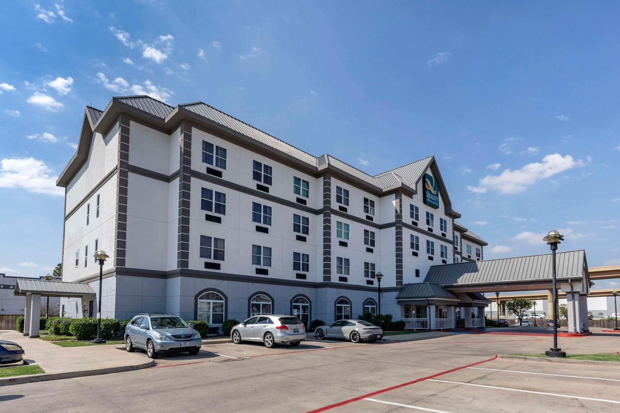 Quality Inn & Suites I-35 E-Walnut Hill Dallas Exterior photo