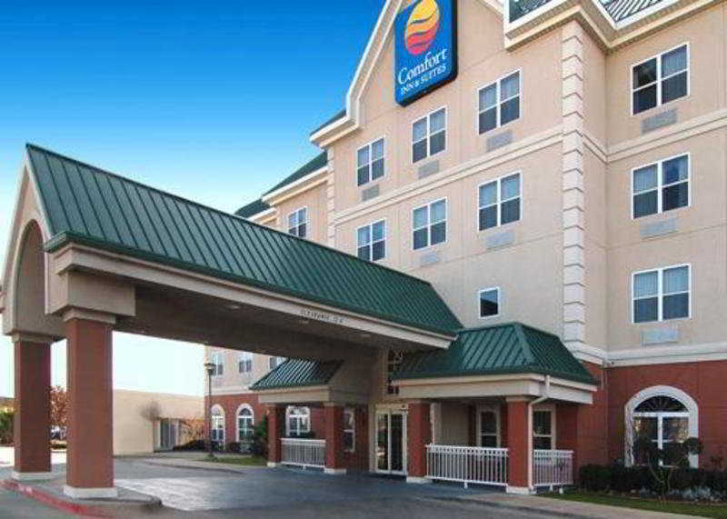Quality Inn & Suites I-35 E-Walnut Hill Dallas Exterior photo