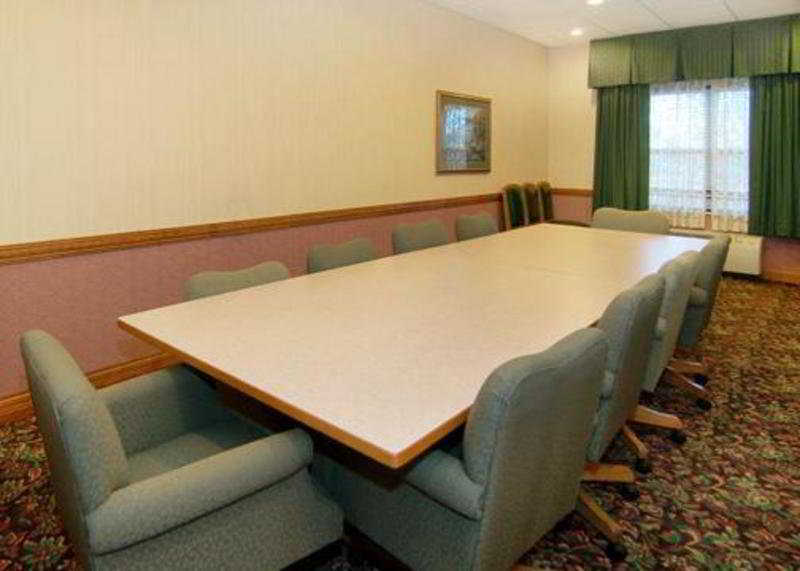 Quality Inn & Suites I-35 E-Walnut Hill Dallas Facilities photo