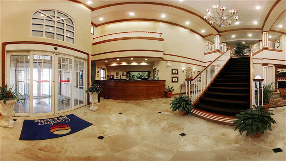 Quality Inn & Suites I-35 E-Walnut Hill Dallas Exterior photo